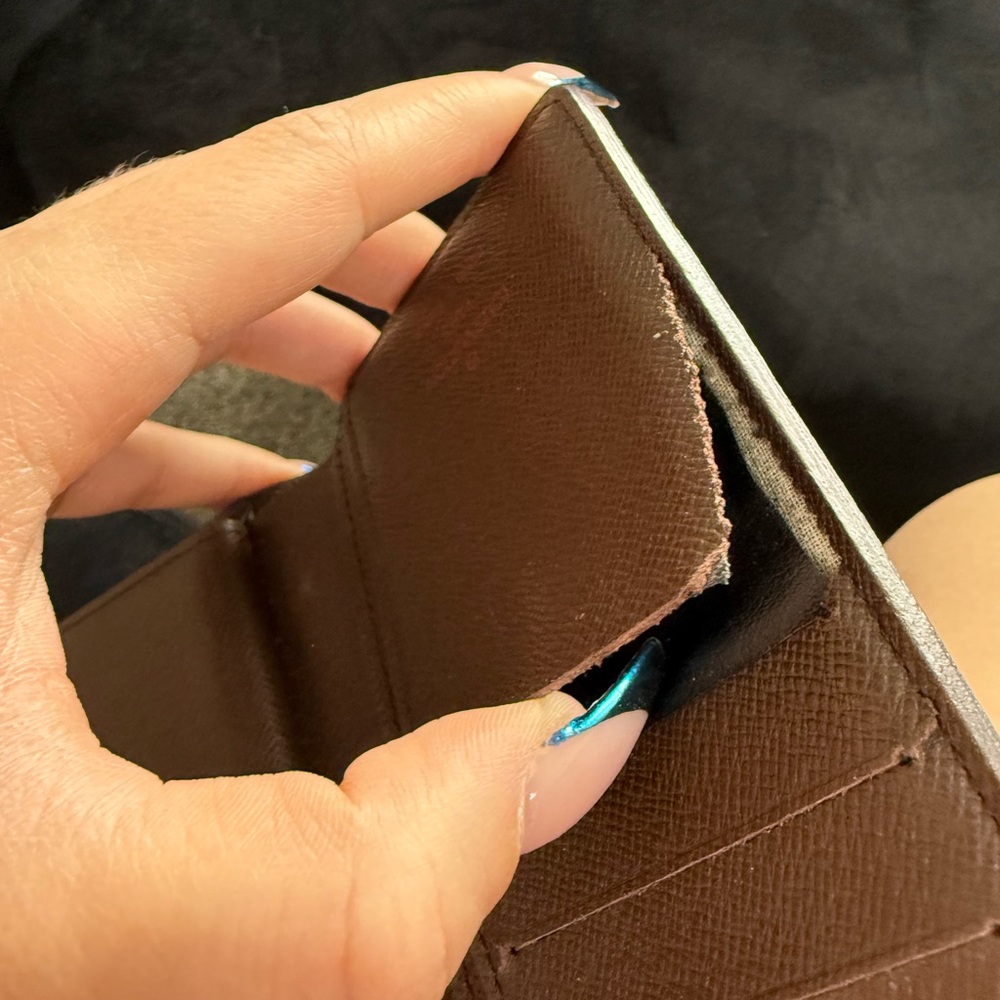 Authentic LV Wallet - Picture 2 of 5